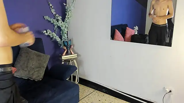 RowanCley online show from November 12, 2025, 12:20 pm