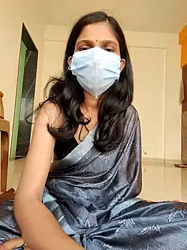 Shivani2002 online show from January 12, 2026, 9:27 am