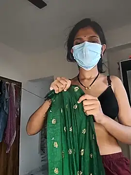 Shivani2002 online show from April 18, 2026, 8:16 am