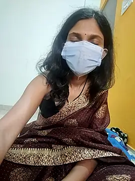 Shivani2002 online show from December 19, 2025, 2:41 pm