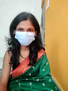 Shivani2002 online show from November 26, 2025, 1:27 am