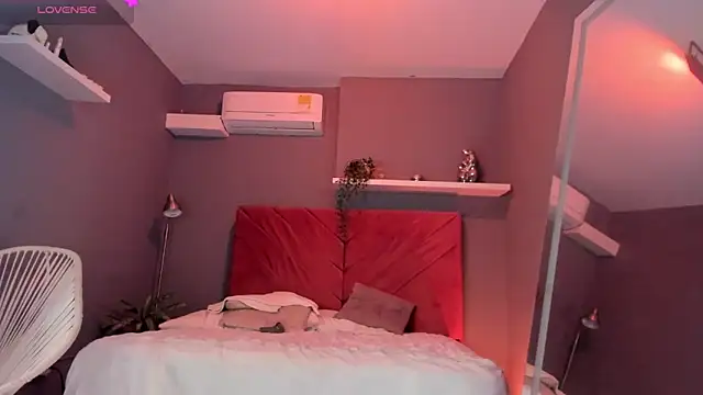 cinnia  online show from February 10, 2026, 11:31 am