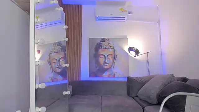 cinnia  online show from February 25, 2026, 10:59 am