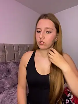 Cutie blondie online show from November 14, 2025, 10:46 pm