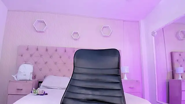 MadisonSky  online show from November 13, 2025, 12:53 pm