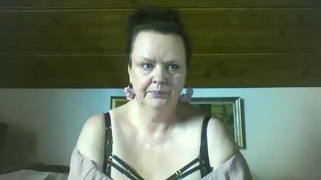 TiffanyMature online show from September 9, 2025, 2:04 pm