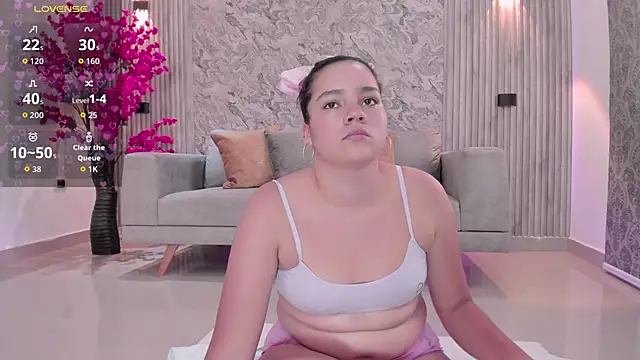 Snapshot of karlie_small chatting on February 17, 2026, 7:44 pm karlie small online show from February 17, 2026, 7:44 pm