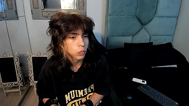 Dereck Manson online show from November 5, 2025, 11:46 am