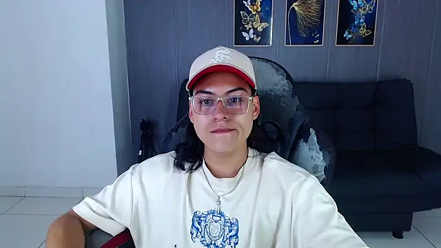 dirty model online show from February 18, 2026, 10:06 pm