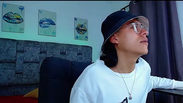 dirty model online show from October 13, 2025, 2:02 am