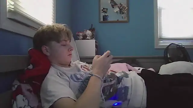 Liam axel35 online show from October 10, 2025, 9:04 pm