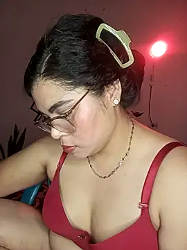 Snapshot of Diamily chatting on October 17, 2025, 3:43 am Diamily online show from October 17, 2025, 3:43 am