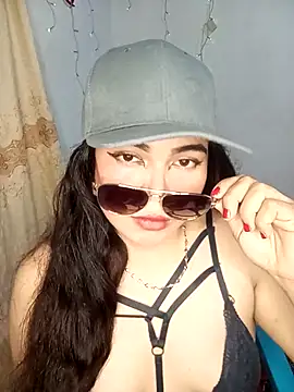 Snapshot of Diamily chatting on November 30, 2025, 12:22 am Diamily online show from November 30, 2025, 12:22 am