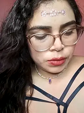 Snapshot of Diamily chatting on November 4, 2025, 12:36 am Diamily online show from November 4, 2025, 12:36 am