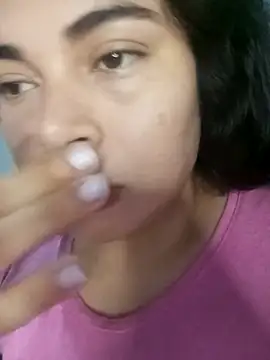 Snapshot of Diamily chatting on November 12, 2025, 12:20 pm Diamily online show from November 12, 2025, 12:20 pm