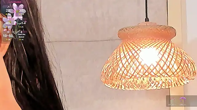 VioletHilton online show from November 19, 2025, 7:25 pm