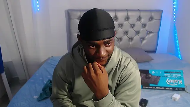 eebony stallion online show from November 28, 2025, 6:19 pm