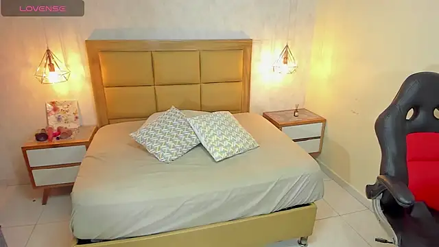 MELISSAROUGE online show from October 31, 2025, 7:54 pm