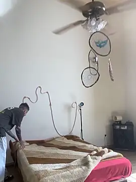 Kissmalditox online show from October 27, 2025, 5:36 pm