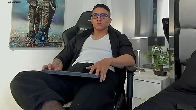 Snapshot of Dash_Bukoski chatting on February 16, 2026, 11:42 am Dash Bukoski online show from February 16, 2026, 11:42 am