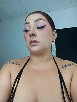 Snapshot of Victoriia-69 chatting on September 14, 2025, 12:33 am Victoriia-69 online show from September 14, 2025, 12:33 am