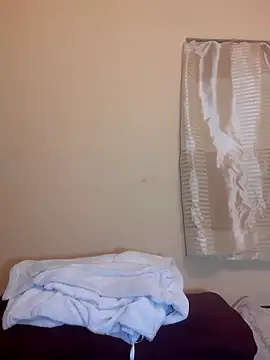 PRINCESSEMELXX93 online show from October 18, 2025, 1:40 am