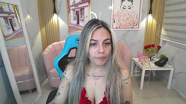 Snapshot of Jade_Jones_a chatting on September 16, 2025, 3:40 am Jade Jones a online show from September 16, 2025, 3:40 am