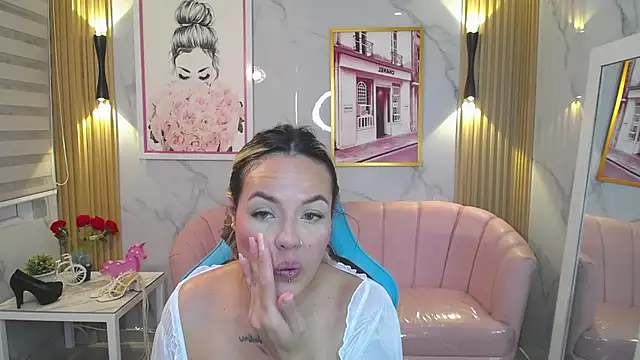 Snapshot of Jade_Jones_a chatting on September 18, 2025, 3:53 am Jade Jones a online show from September 18, 2025, 3:53 am