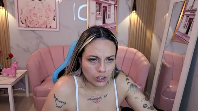 Snapshot of Jade_Jones_a chatting on September 13, 2025, 3:50 am Jade Jones a online show from September 13, 2025, 3:50 am