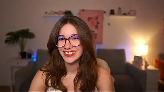 kissie cat online show from March 26, 2026, 2:04 pm