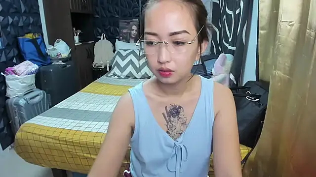 Soft Angel8 online show from November 19, 2025, 1:11 pm