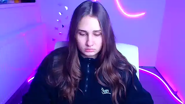 Stefanie Sweet online show from December 20, 2025, 6:27 am