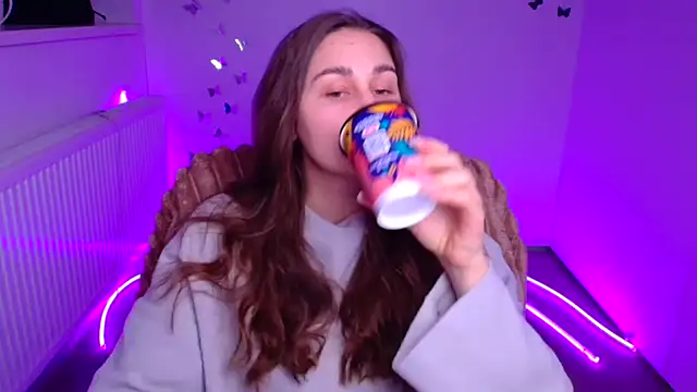 Stefanie Sweet online show from February 12, 2026, 6:57 am