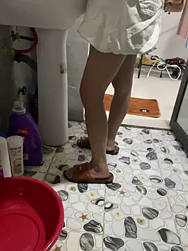 lanlan girl2k online show from September 30, 2025, 9:37 am