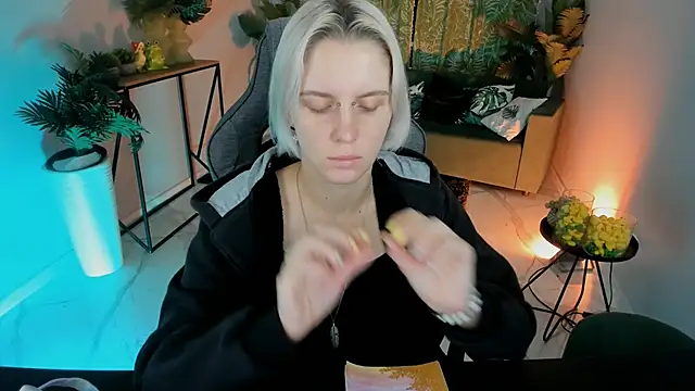 BethanyCloud online show from October 10, 2025, 2:23 am