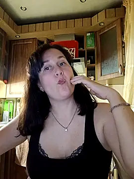 Amandda  online show from July 28, 2026, 7:15 pm