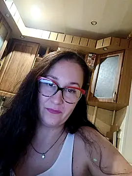 Amandda  online show from October 18, 2025, 7:05 pm