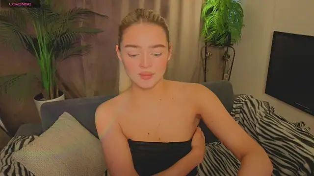 Snapshot of Relax_Time_ chatting on April 8, 2026, 3:02 pm Relax Time online show from April 8, 2026, 3:02 pm