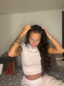 Snapshot of Rosieredxox chatting on September 9, 2025, 6:06 pm Rosieredxox online show from September 9, 2025, 6:06 pm