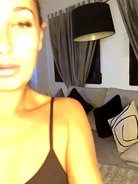 Snapshot of Rosieredxox chatting on September 30, 2025, 3:45 am Rosieredxox online show from September 30, 2025, 3:45 am