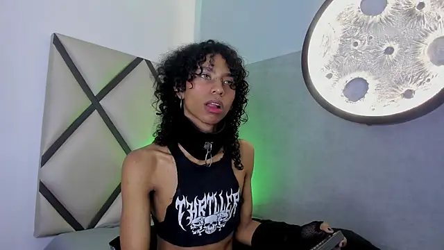 Snapshot of venus-03 chatting on February 6, 2026, 3:35 am venus-03 online show from February 6, 2026, 3:35 am