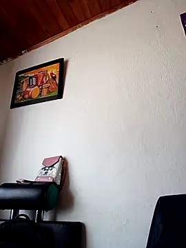 Mia-Glow online show from February 26, 2026, 1:22 pm