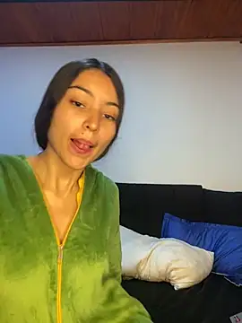 hotwife26 online show from October 29, 2025, 12:59 pm