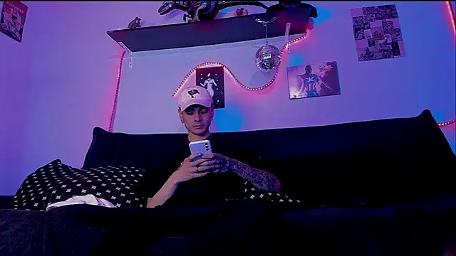 Dioniso guy8 online show from April 17, 2026, 9:28 pm