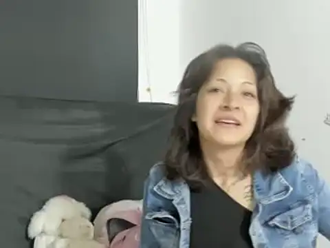 Snapshot of evelynesex chatting on April 21, 2026, 2:47 am evelynesex online show from April 21, 2026, 2:47 am