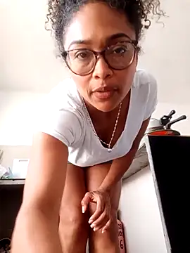 BiiancaEstradaa online show from March 3, 2026, 2:35 pm