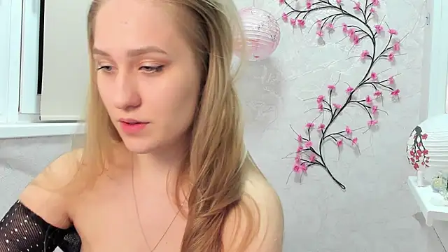 sofamuffin online show from April 4, 2026, 11:22 pm