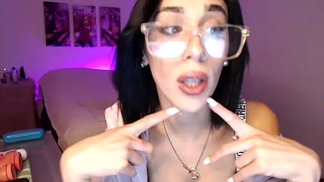 Snapshot of Sofia_Amour chatting on September 24, 2025, 12:07 am Sofia Amour online show from September 24, 2025, 12:07 am