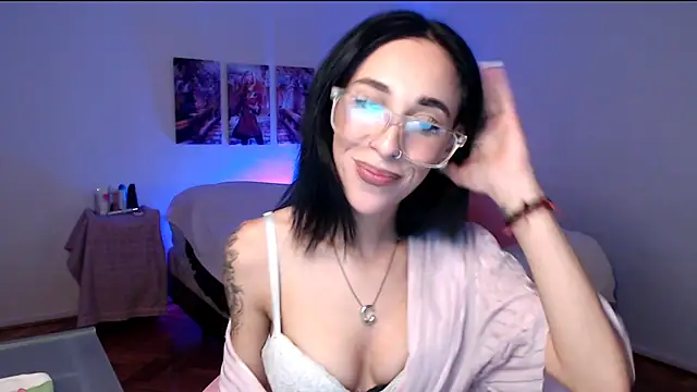 Snapshot of Sofia_Amour chatting on September 23, 2025, 12:06 am Sofia Amour online show from September 23, 2025, 12:06 am