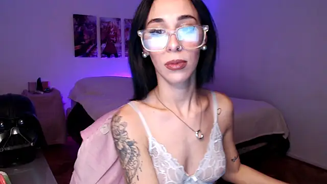 Snapshot of Sofia_Amour chatting on September 16, 2025, 12:11 am Sofia Amour online show from September 16, 2025, 12:11 am